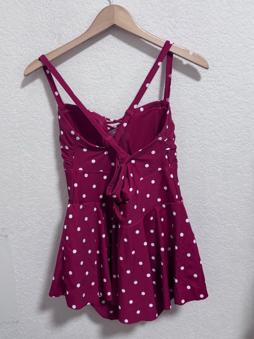 Torrid Minnie Mouse Red Retro Lattice-Front Peplum One-Piece Swimsuit - Picture 4 of 8